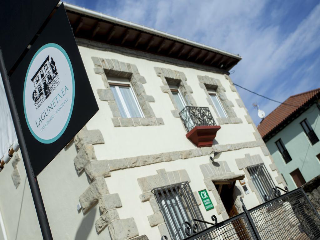 Casa Rural Lagun Etxea Pobes Esterno foto