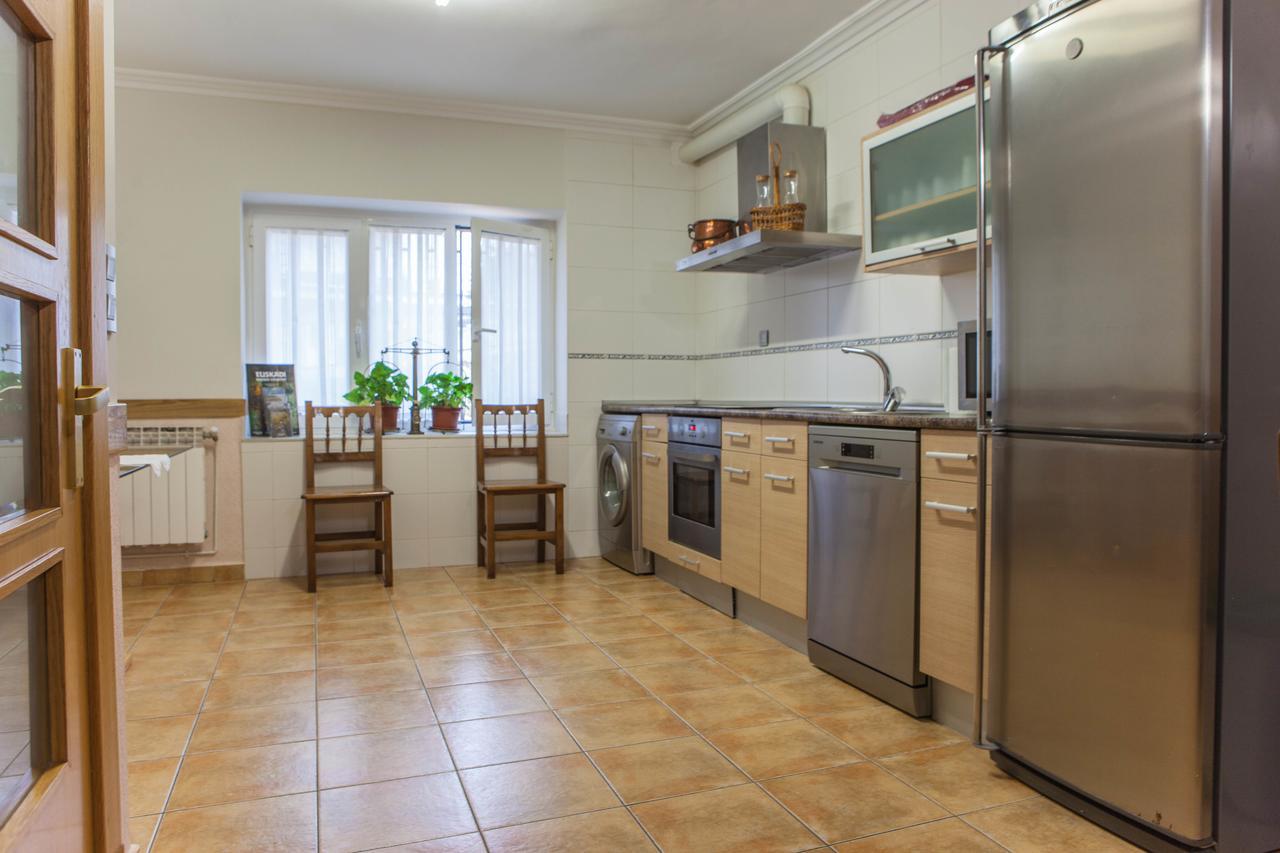 Casa Rural Lagun Etxea Pobes Esterno foto