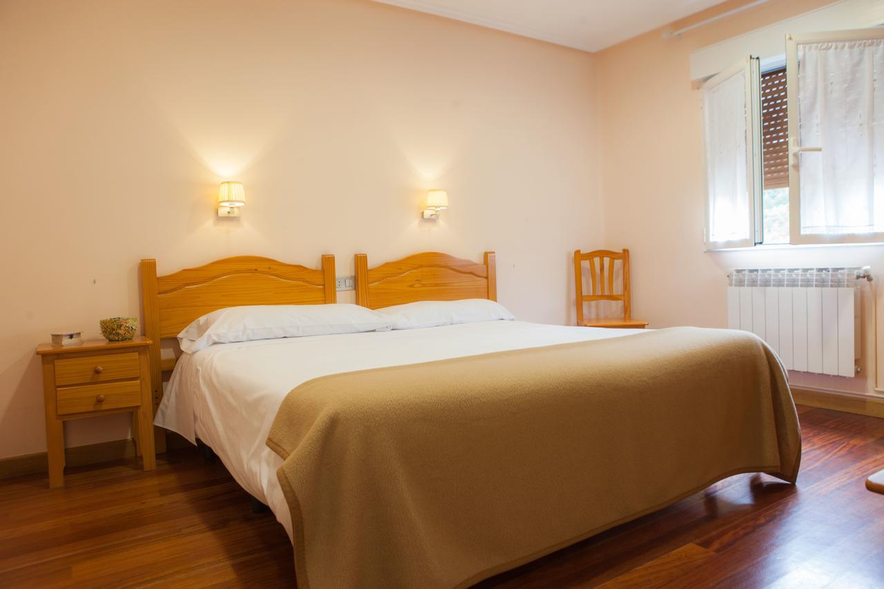 Casa Rural Lagun Etxea Pobes Esterno foto